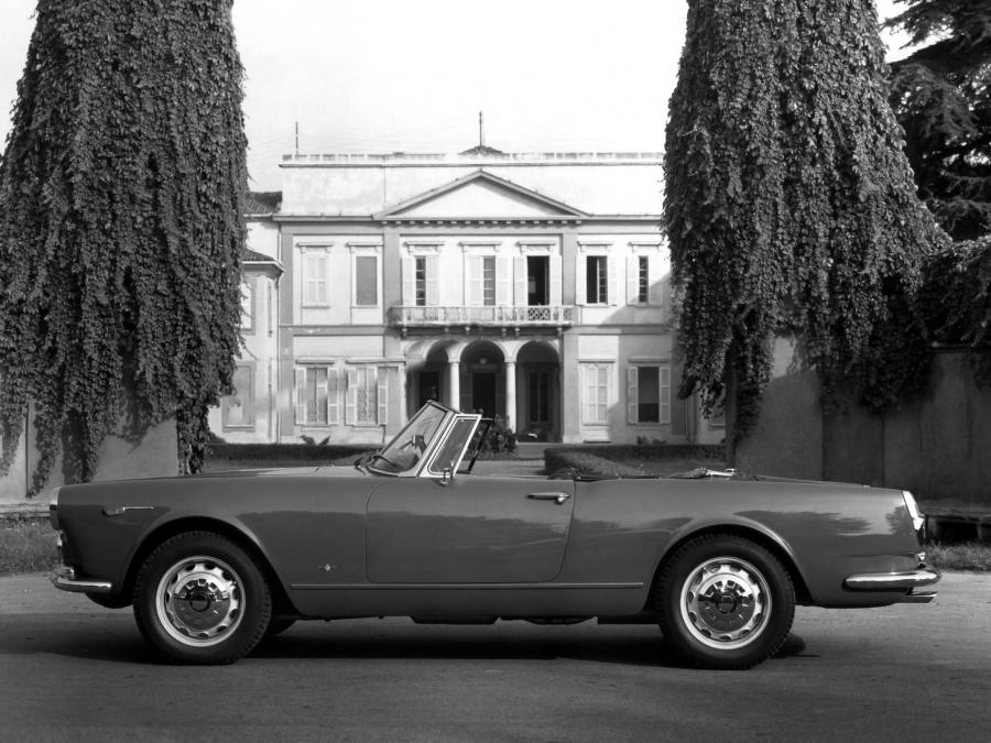  Alfa Romeo 2600 Spider (106) 1962 года  (фото 38 из 39)